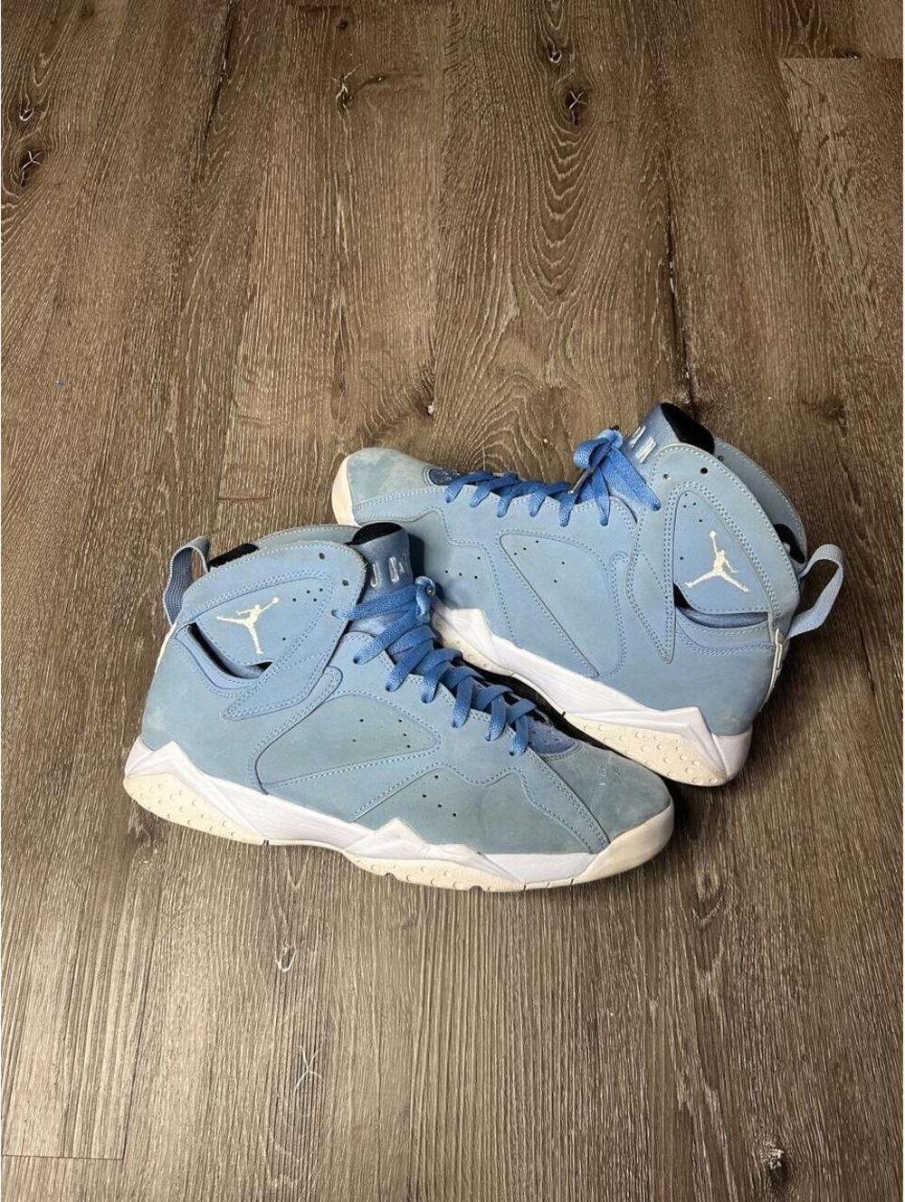 Jordan 7 Retro Pantone blue trainers. Size US 10.5